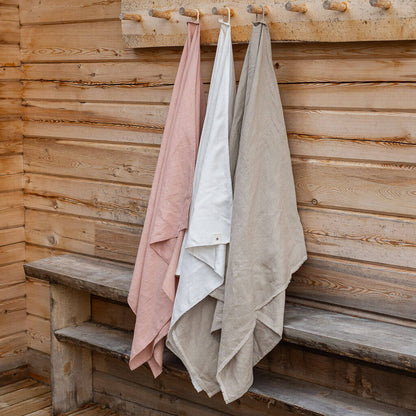 Ohut kylpypyyhe hampusta sopii retkipyyhkeeksi ja matkapyyhkeeksi.