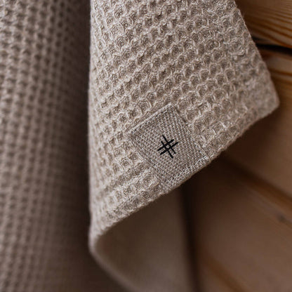 Vohvelipyyhe kasvoille ja käsille, HEMPEA logomerkki hamppua