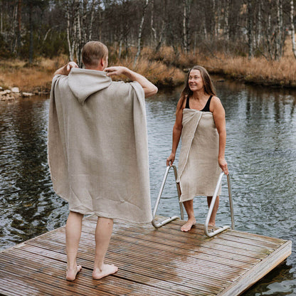 Kylpypyyhe ja ponchopyyhe paksua, pehmeää vohvelikangasta, 100% hamppu.